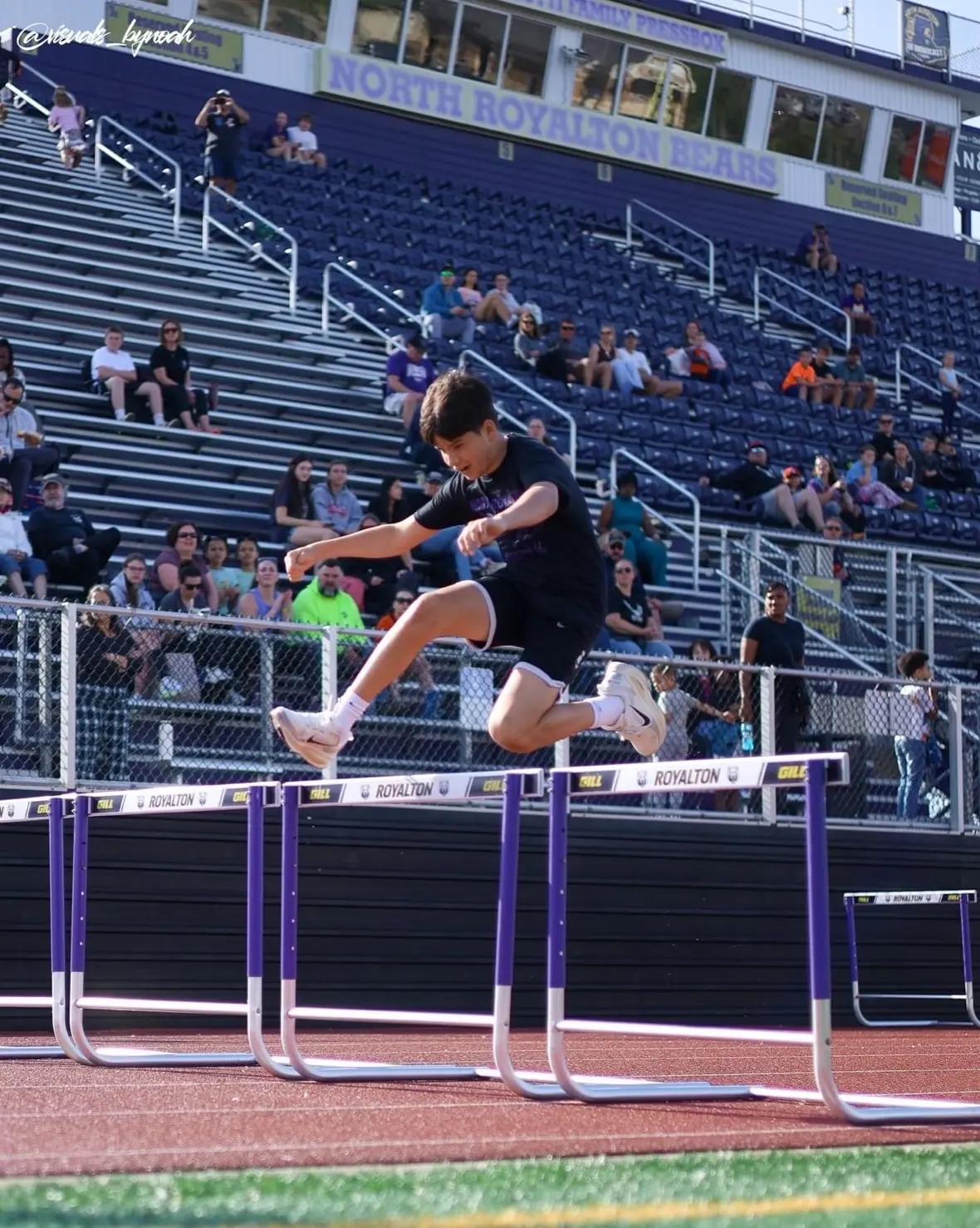 Track & field photo by Noah Engle